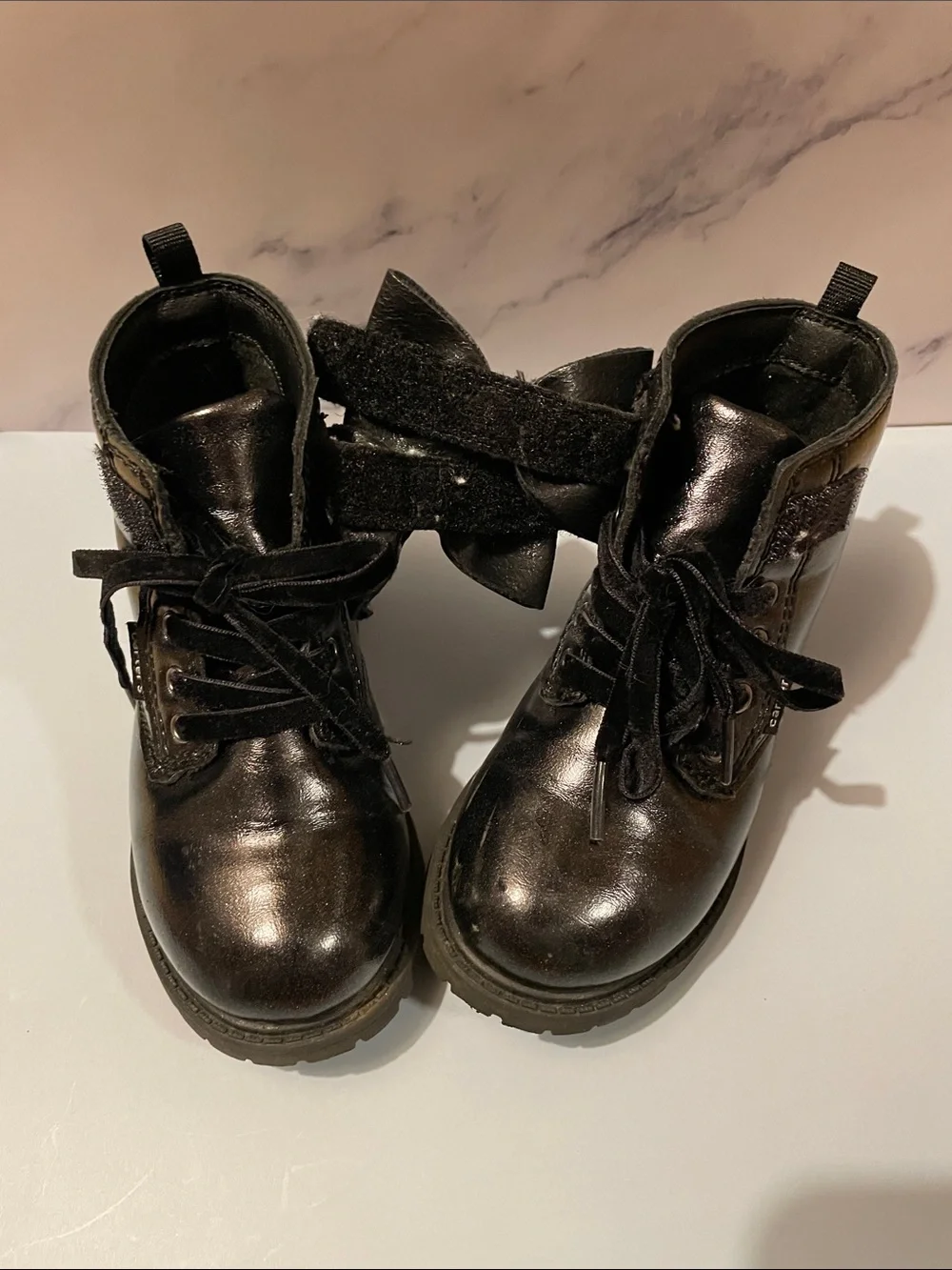 Carter’s Toddler Girl Size 9 Black Patent Faux Leather Bow Detail Lace-Up Boots